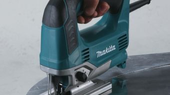 Meilleure scie sauteuse Makita : avantages, prix, comparatif